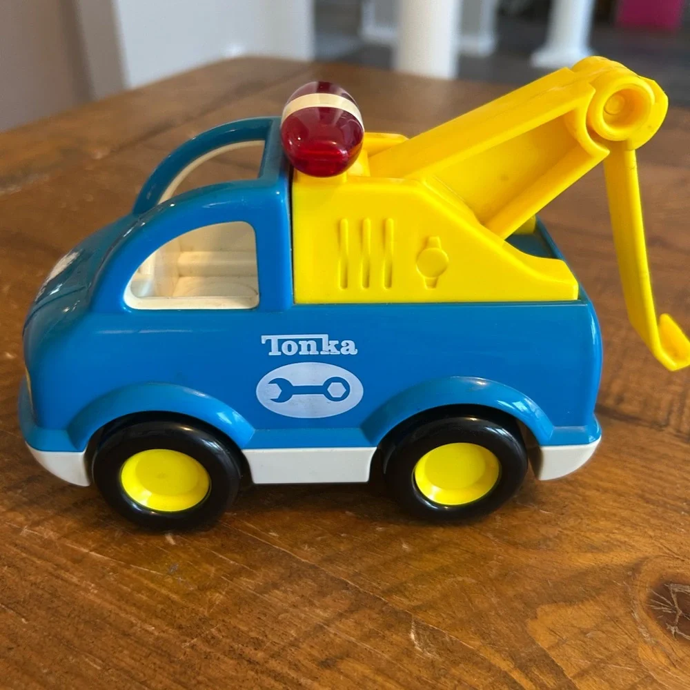 Tonka tow truck
